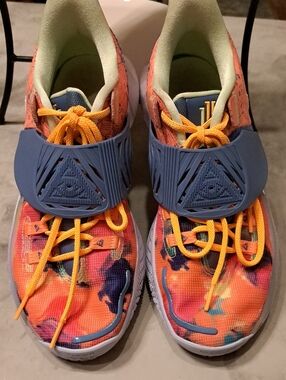 NIKE KYRIE LOW 3 TIE-DYE HARMONY Men's Sz 10.5 Sneakers. Gently Worn